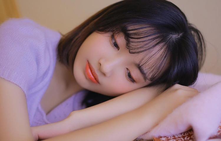 绘画中的山:视觉冲击与情感传递